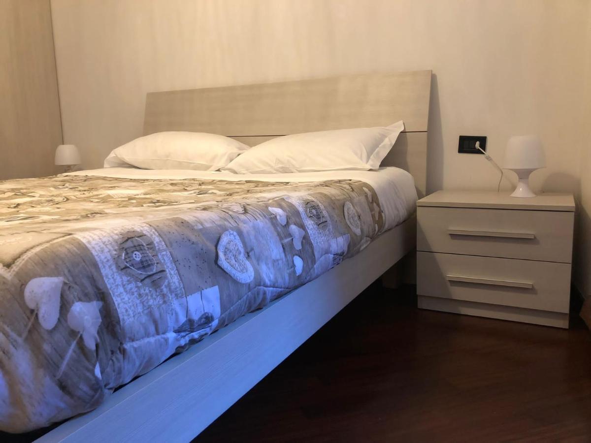 Il Caravaggio Guest House Грассоббьо Экстерьер фото