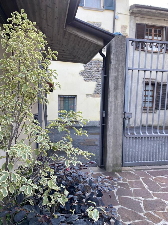 Il Caravaggio Guest House Грассоббьо Экстерьер фото