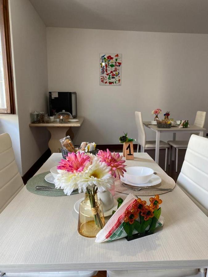 Il Caravaggio Guest House Грассоббьо Экстерьер фото